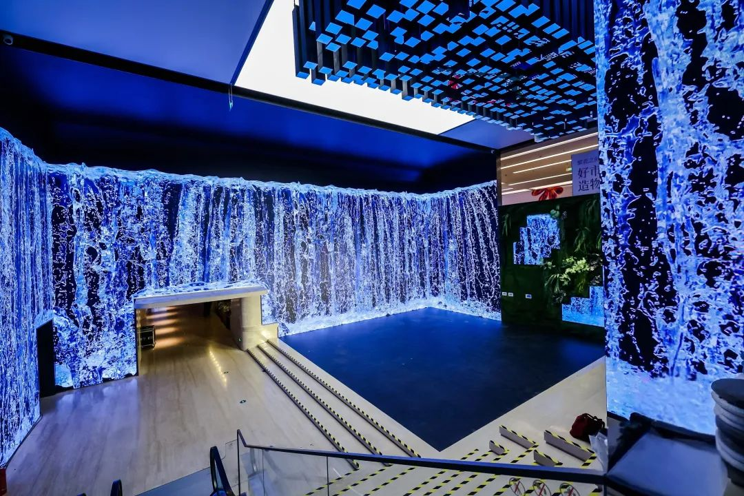 天下首家全高帧 LED 影院—中原必赢亚洲影戏中心正式完工